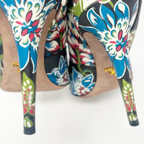 Prada Floral Leather Slingback Shoes - Picture 9 of 13